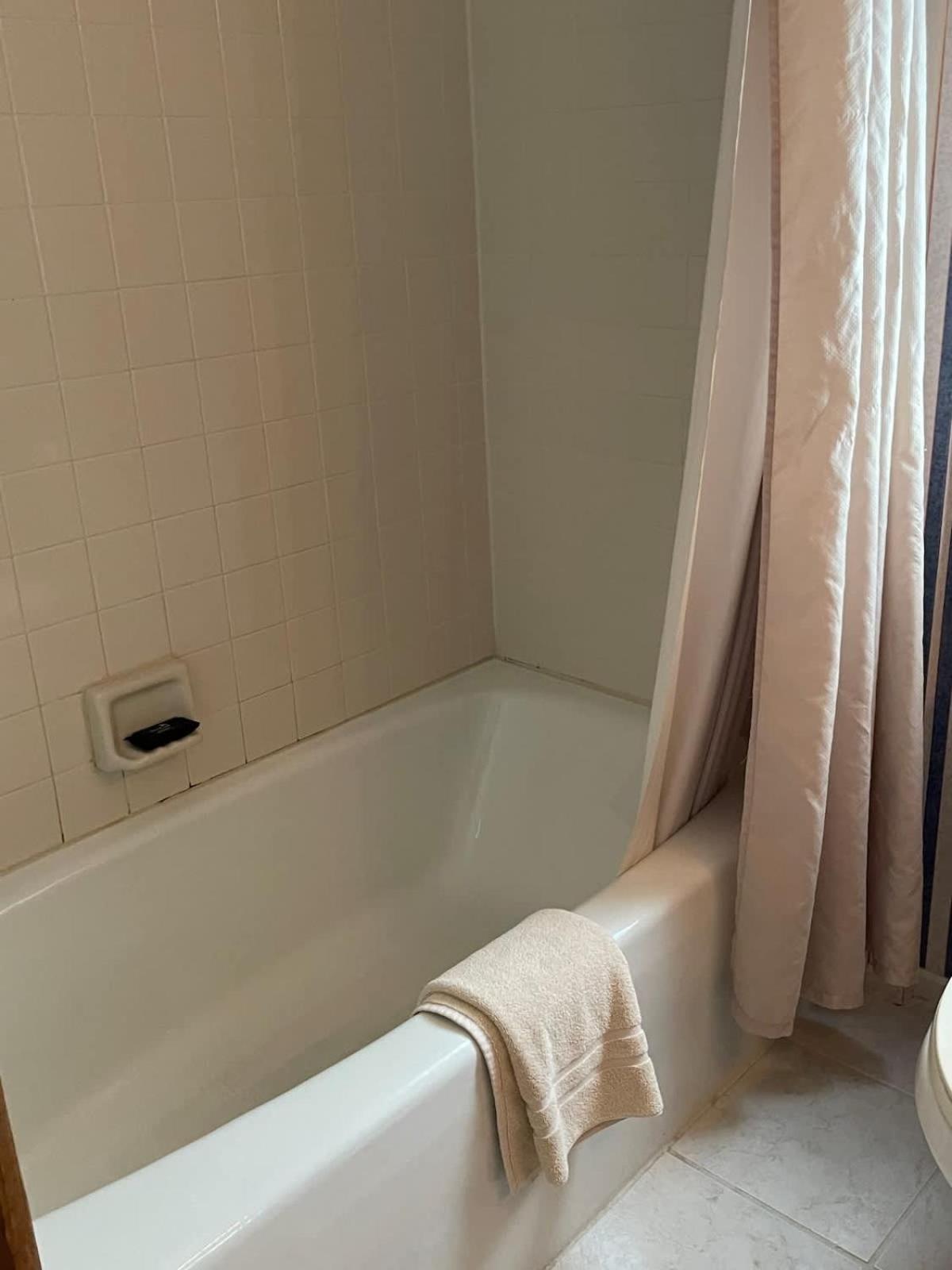 Top Floor Luxury, Sauna, Private Pool, Lake Bellaire Beach, 5 Beds, 4 Full Bath Экстерьер фото