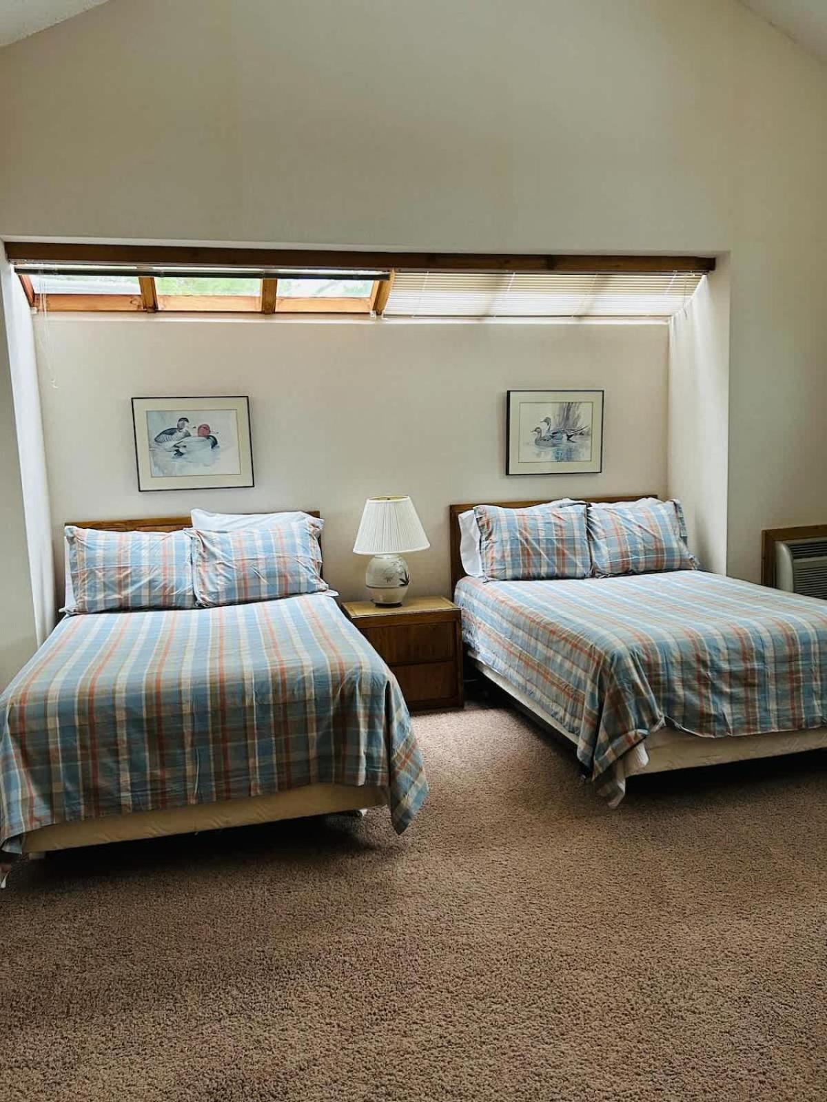 Top Floor Luxury, Sauna, Private Pool, Lake Bellaire Beach, 5 Beds, 4 Full Bath Экстерьер фото